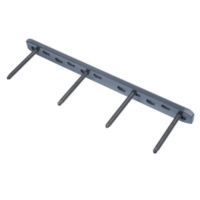 Das medizinische Titanschenkelbein, das Knochen zuschließt, überzieht orthopädisches Chirurgie-Instrument